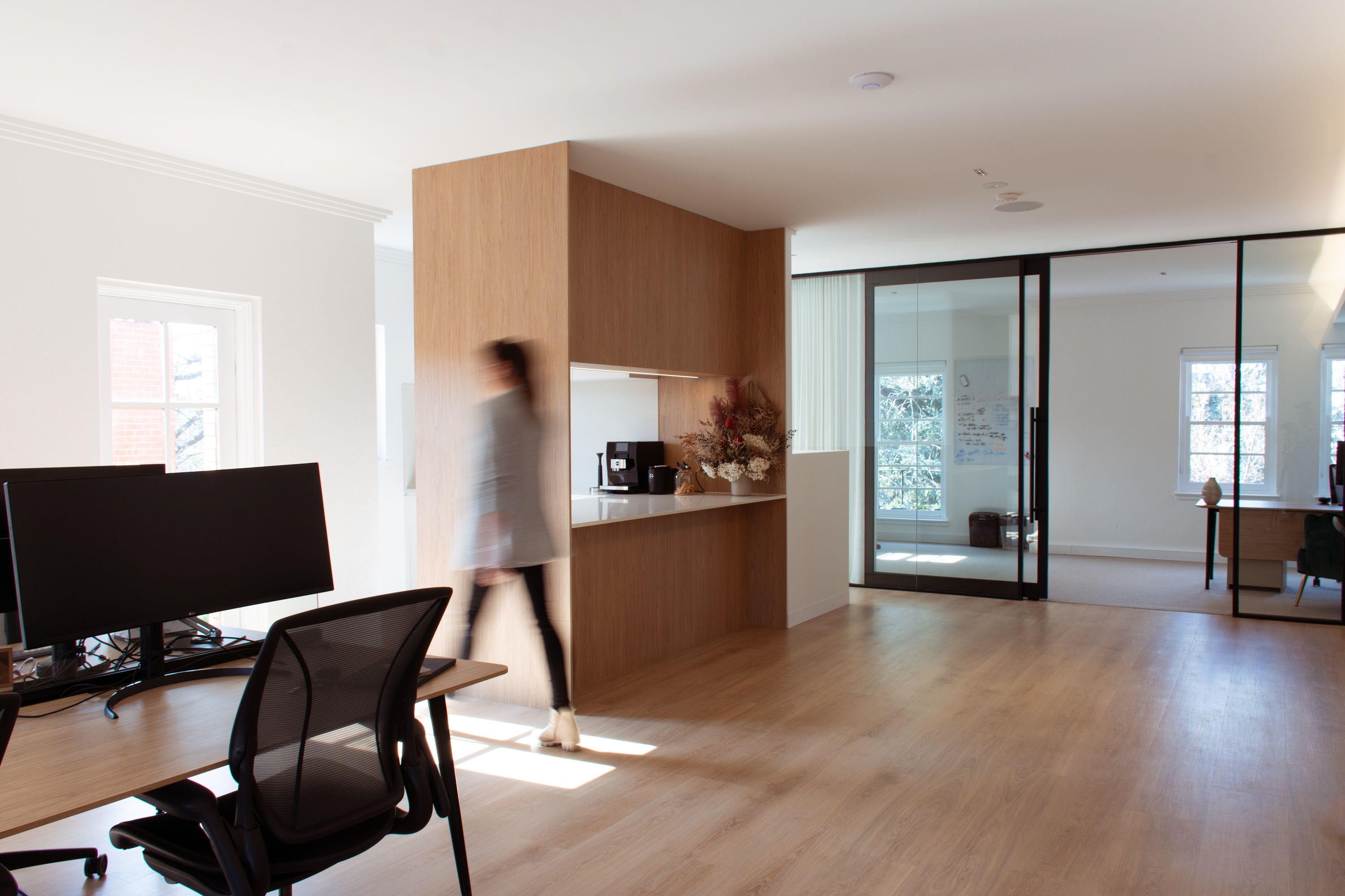 VSmyth_VOAK-FITOUT_MA_WEB-19