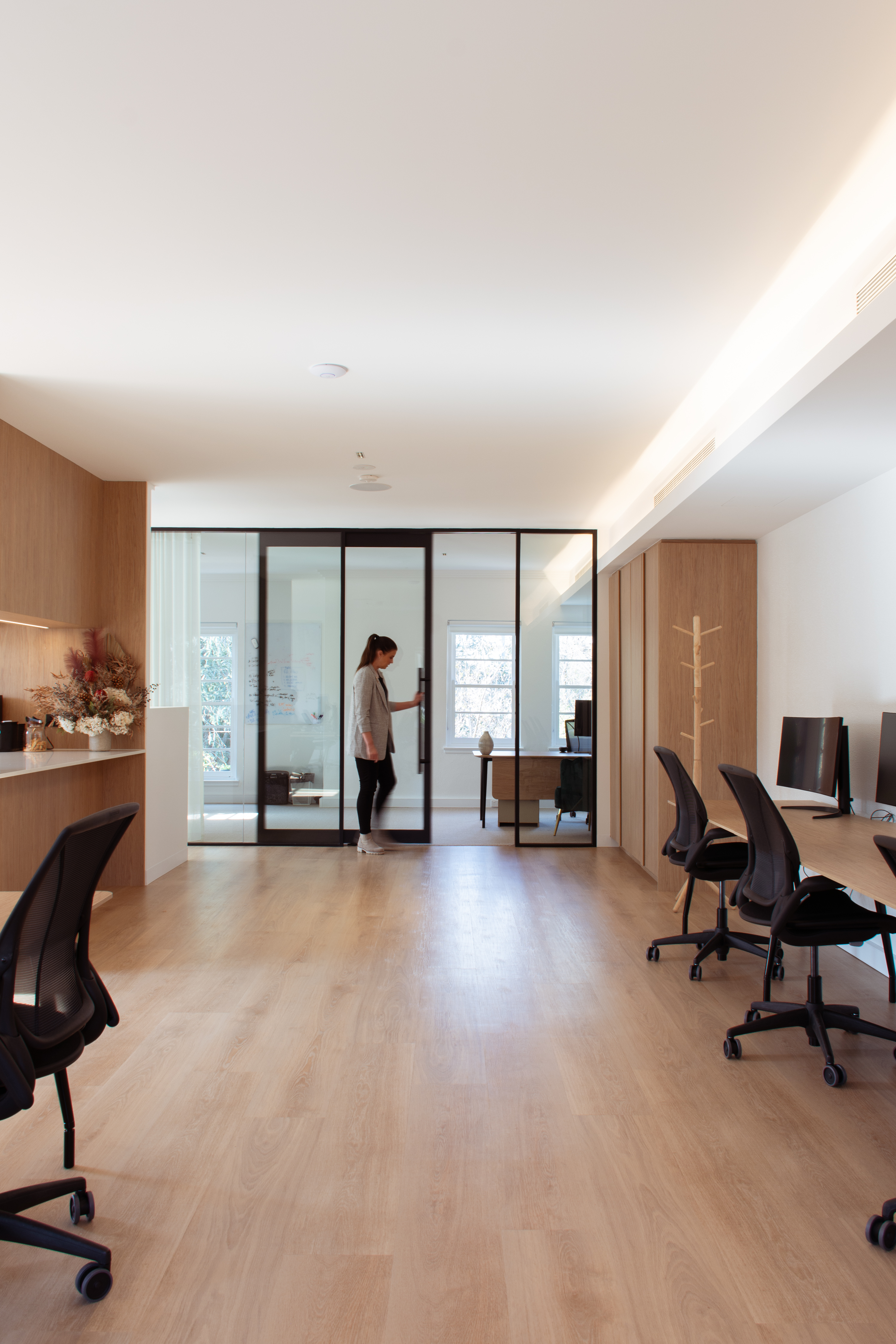 VSmyth_VOAK-FITOUT_MA_WEB-23-1